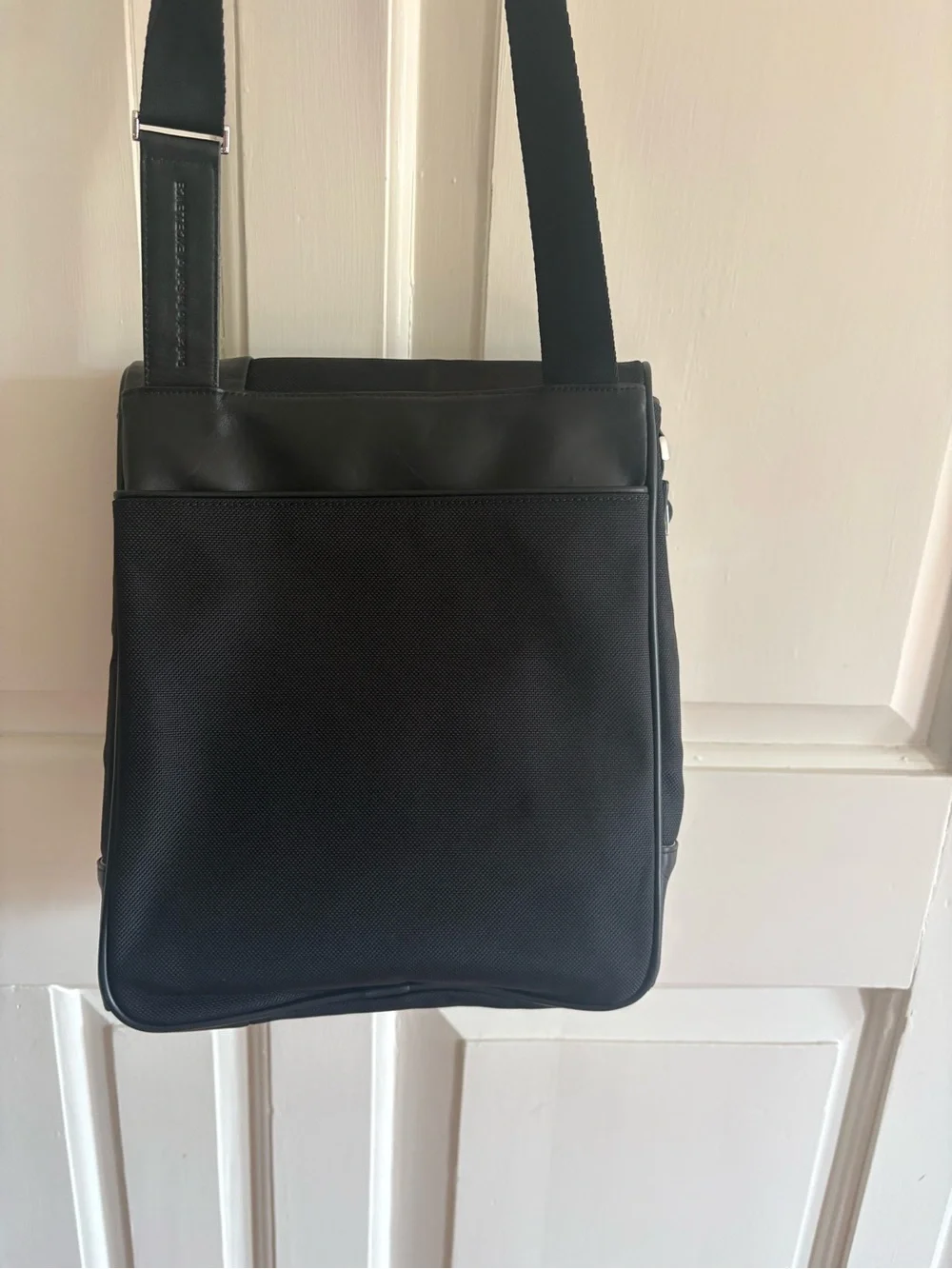 Tumi Alpha 3 LXT Messenger Crossbody Black Nylon & Leather Computer Laptop Bag